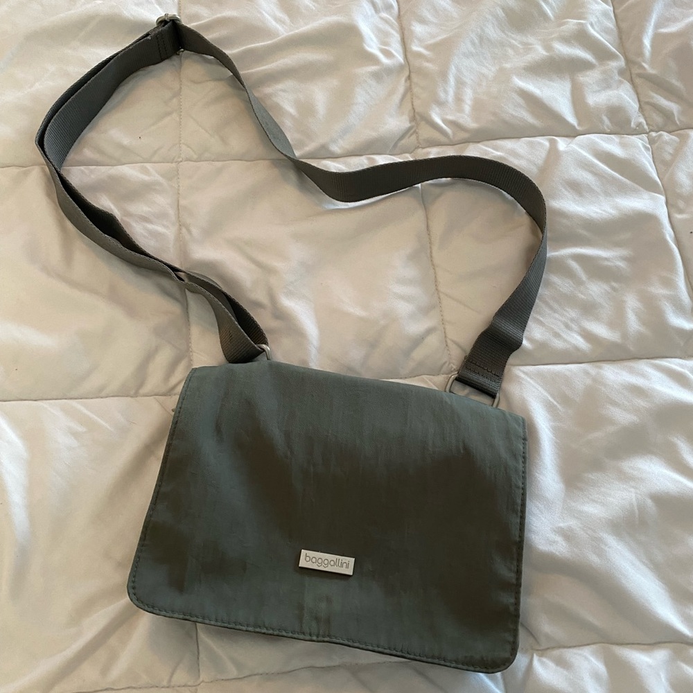 Baggallini Cross Body Bag